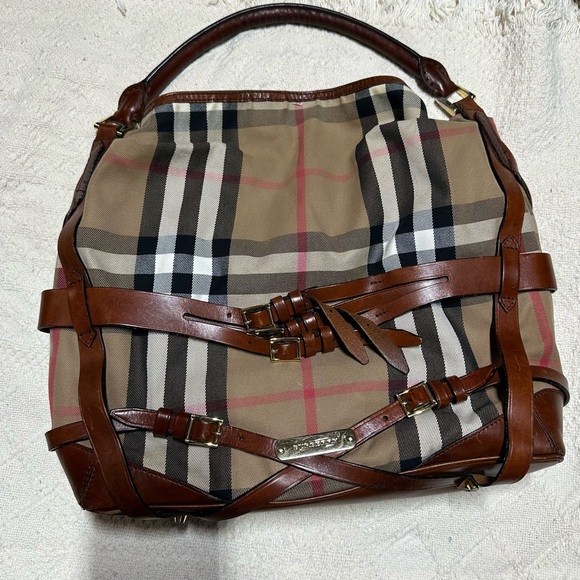 Burberry Bridle Gosford Hobo House
Canvas Handbag - Picture 2 of 16
